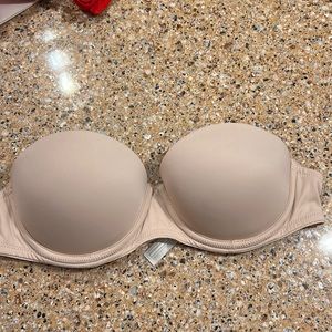 Strapless bra nude